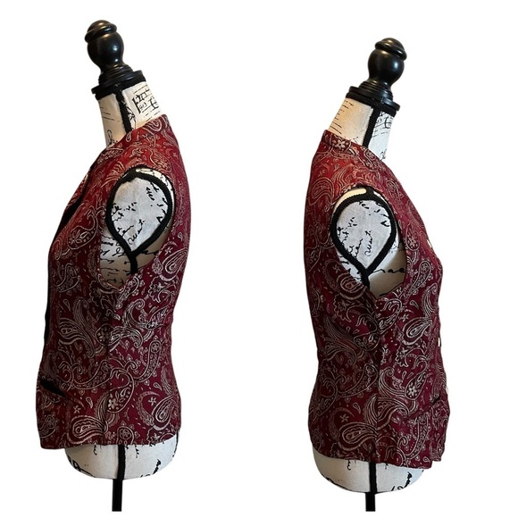 Passports by Pier 1 Imports Tapestry Paisley Vest Red Size Medium Burgundy Boho - Picture 3 of 9